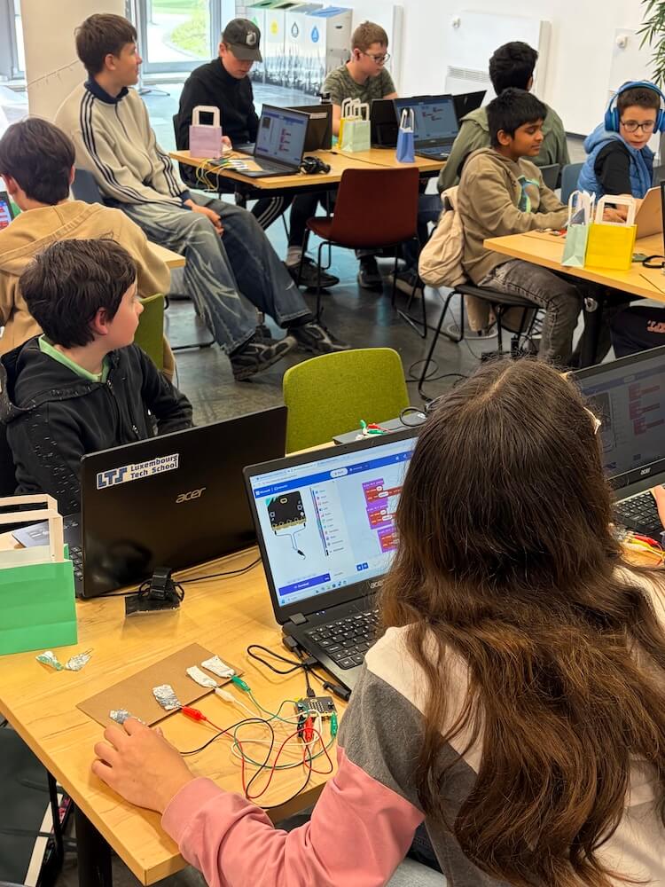 LTS students coding with blocks